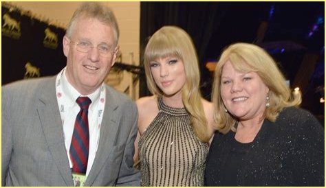 Learn The Truth: Have Taylor Swift's Parents Reunited?